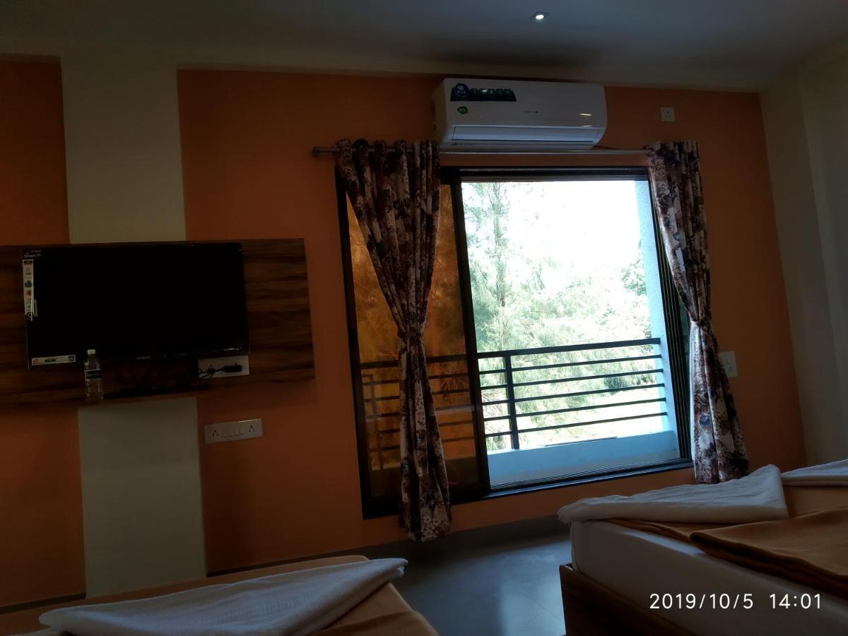 Lotus Hotel Nagaon Beach Alībāg Eksteriør billede
