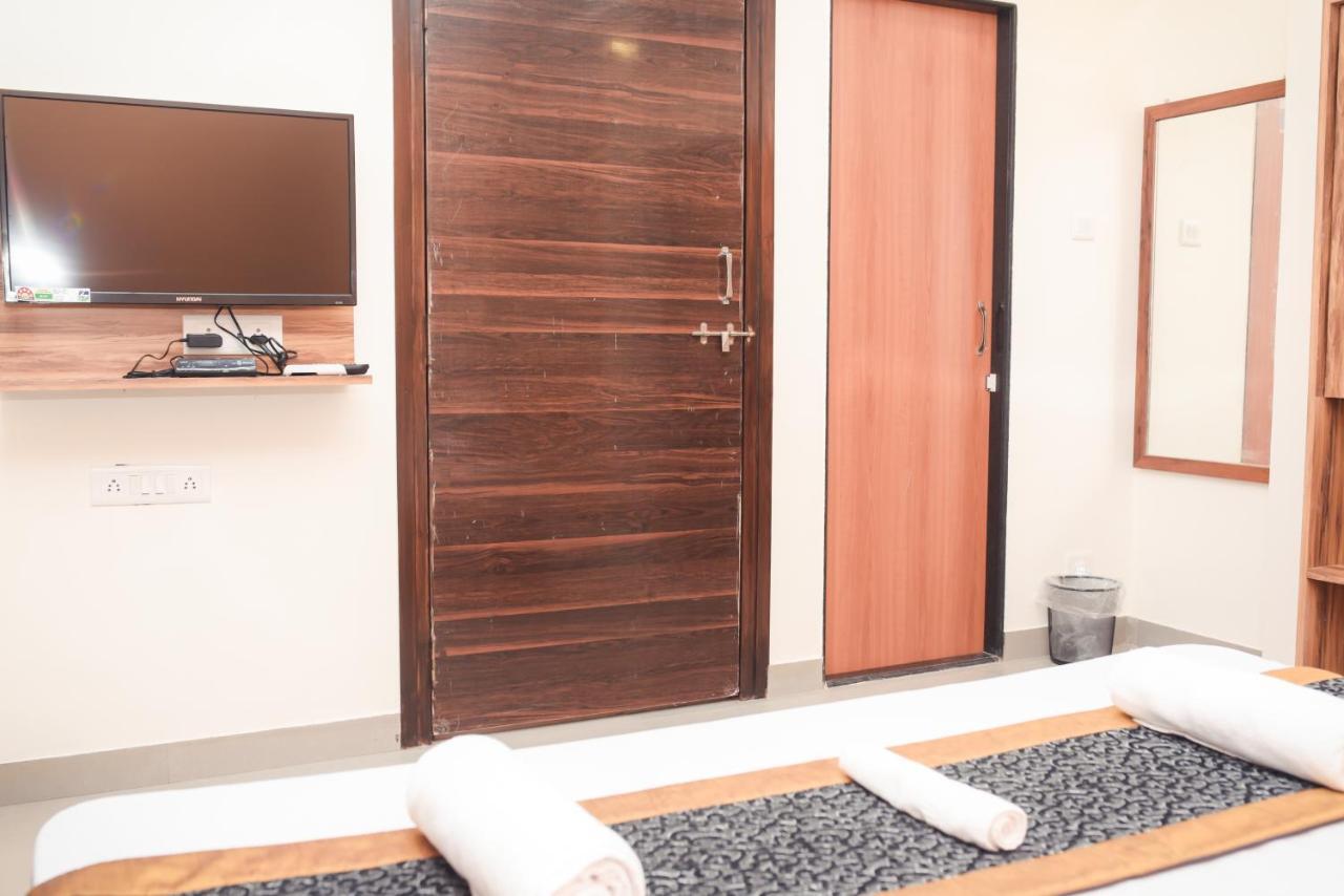 Lotus Hotel Nagaon Beach Alībāg Eksteriør billede